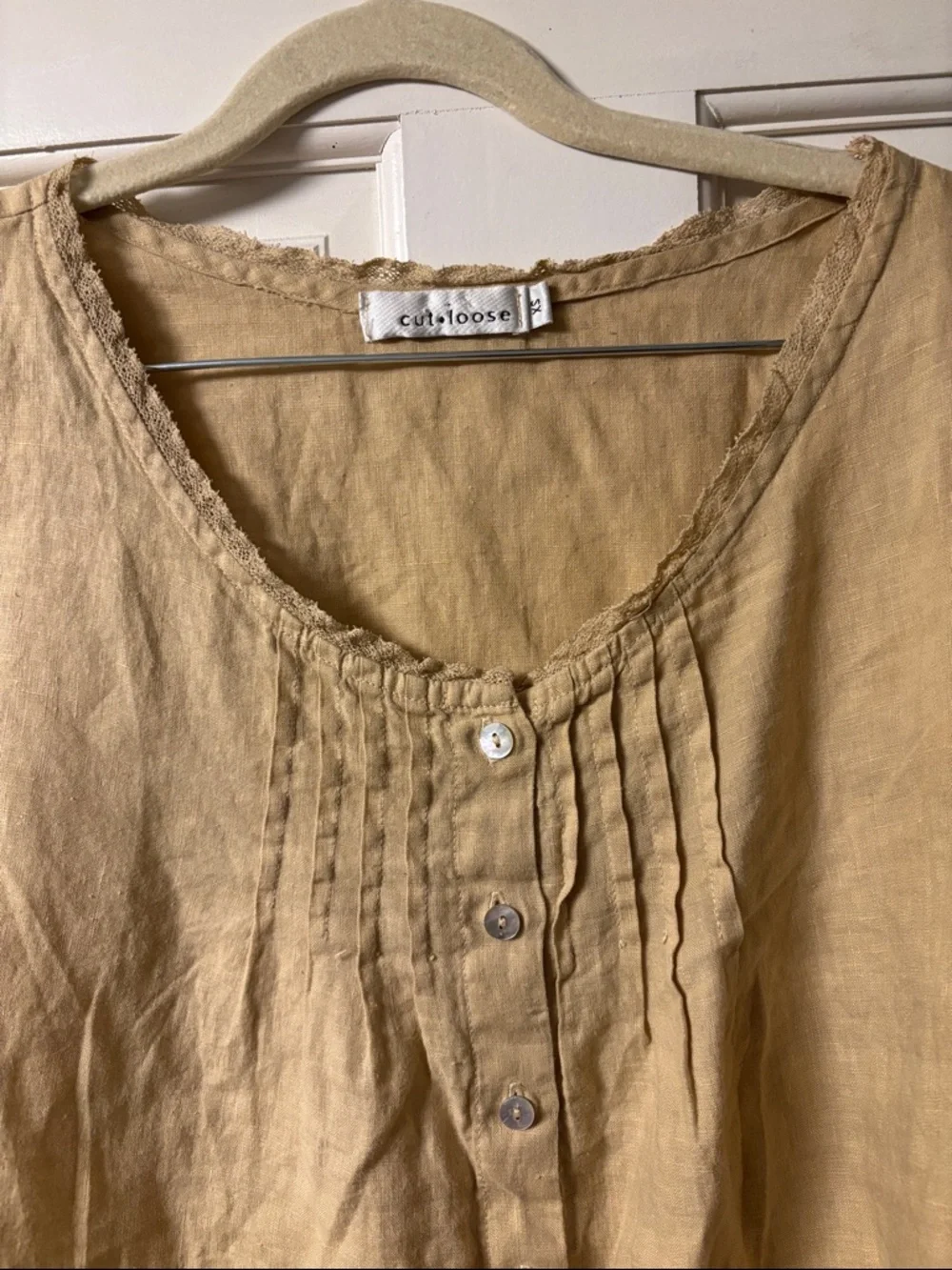 Cut loose line scoop neck button front blouse short sleeve boho yellow beige - Picture 2 of 8